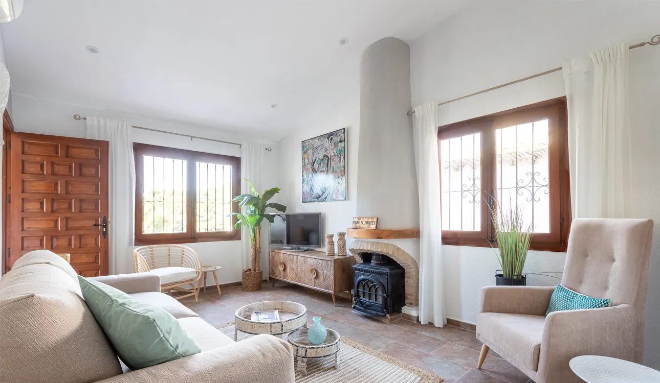 Lichte woonkamer Casa El Portet Moraira